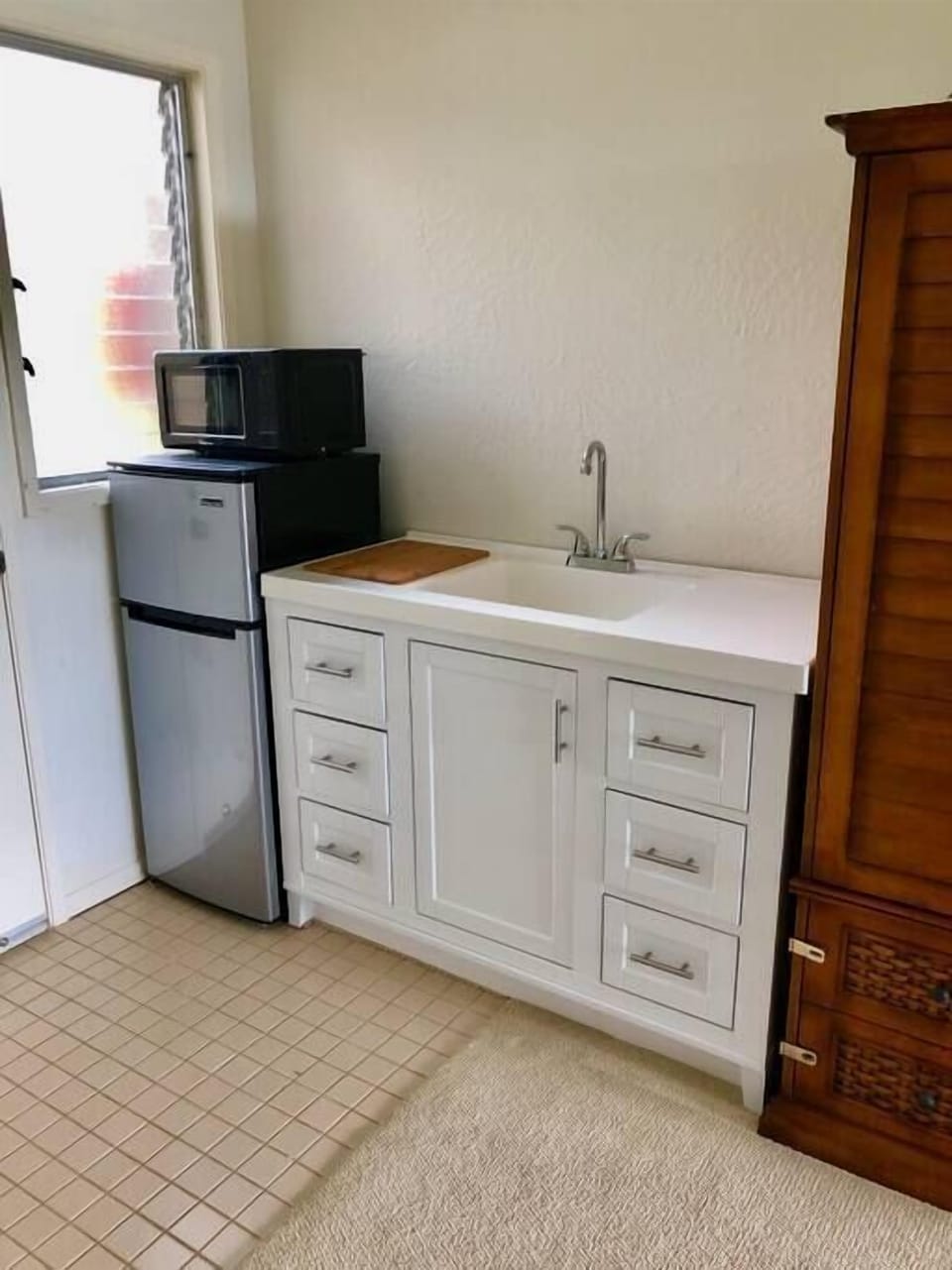 KITCHENETTE