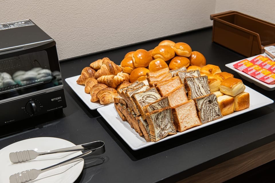 Daily buffet breakfast for a fee