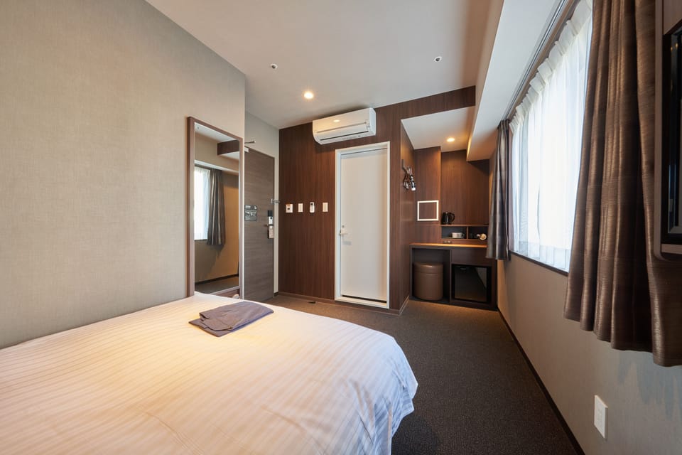 In-room safe, iron/ironing board, free WiFi, bed sheets