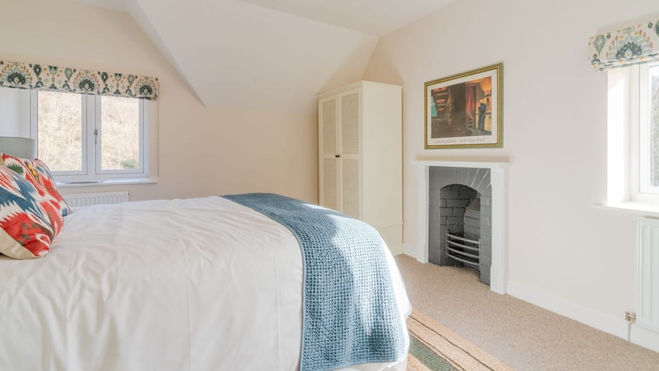 Bedroom Three, Quarry Lodge, Bolthole Retreats