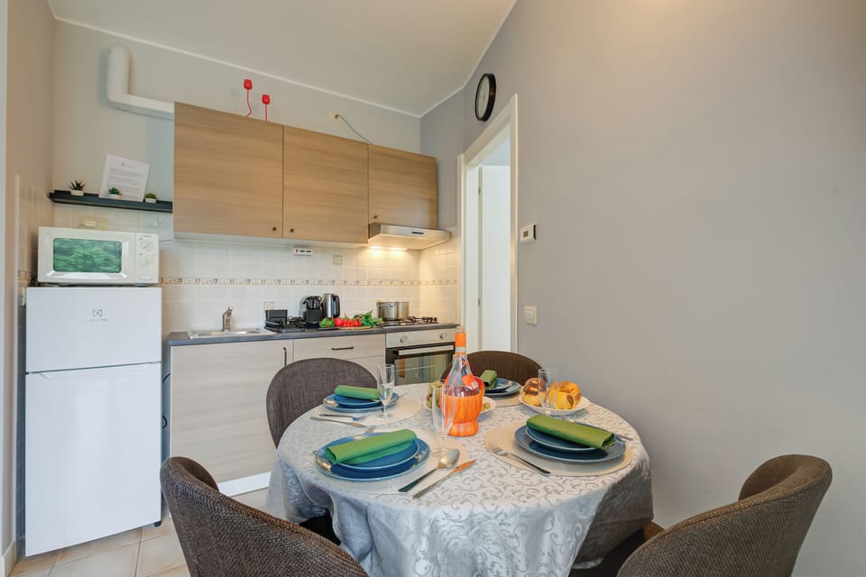 Kitchen and dining area