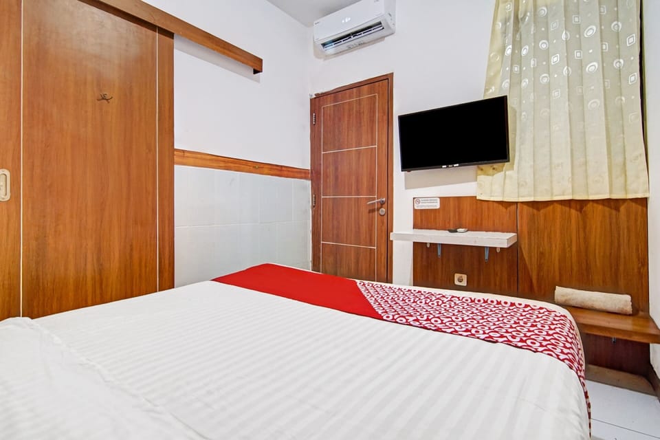 Standard Double Room | Free WiFi, bed sheets