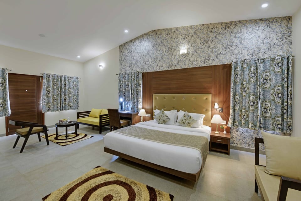 Standard Double Room | Living area | Flat-screen TV