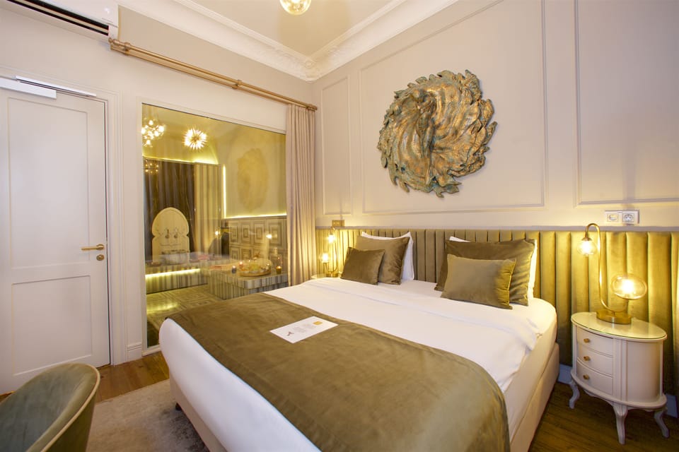 Deluxe Room, Non Smoking, Balcony | Premium bedding, minibar, in-room safe, blackout drapes