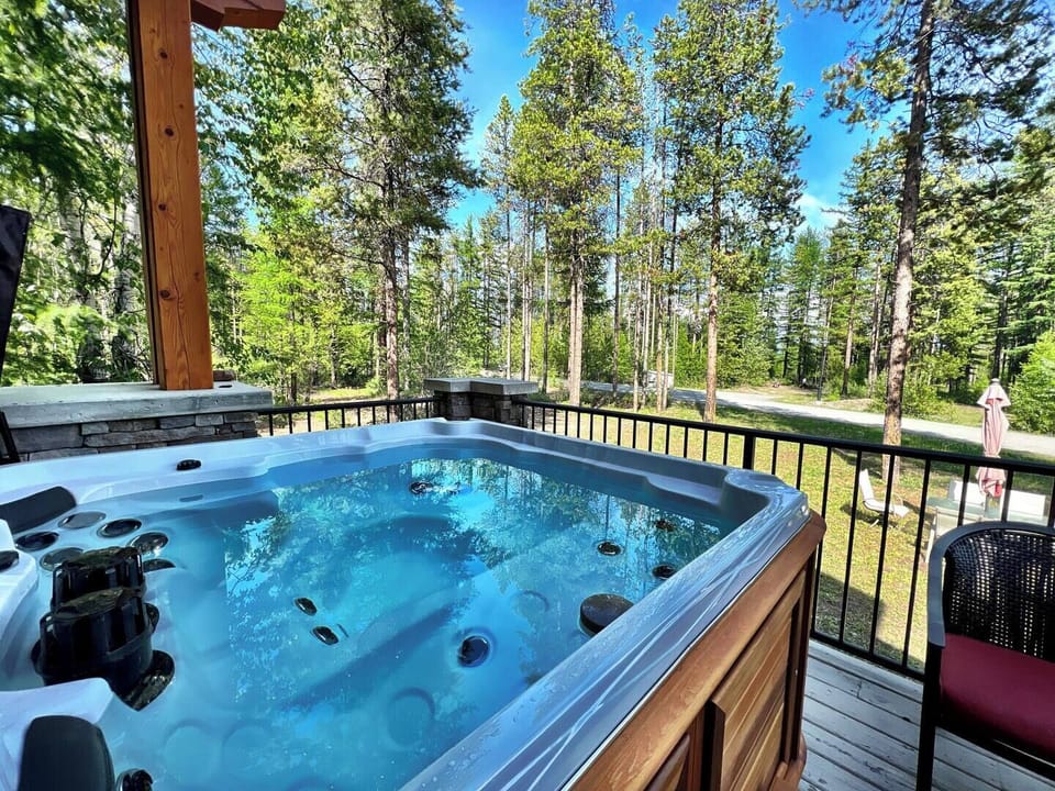We now have a beautiful private hot tub on the deck.  A great place top soak after a day on the Golf Course, Biking Trails or Ski Hill.