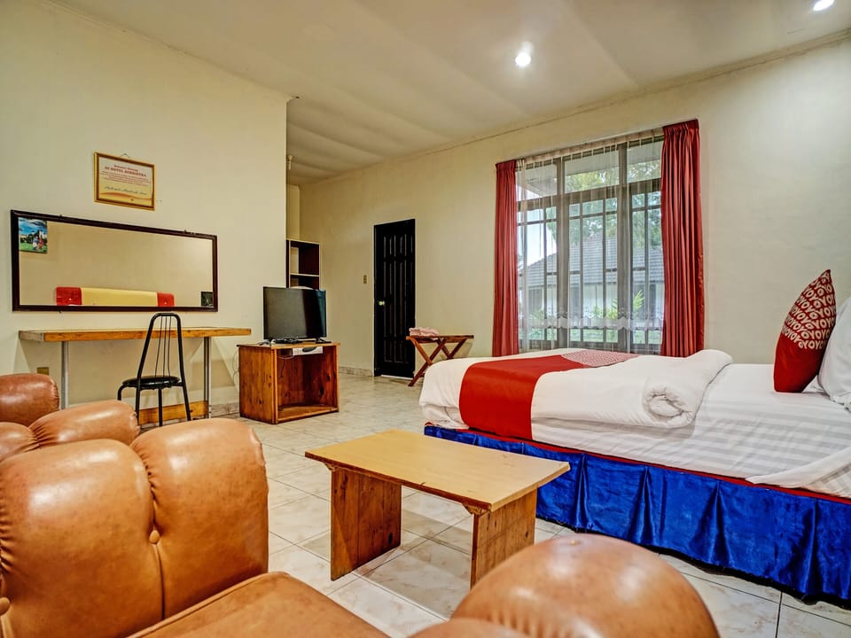 Deluxe Double Room | WiFi (free), bed sheets