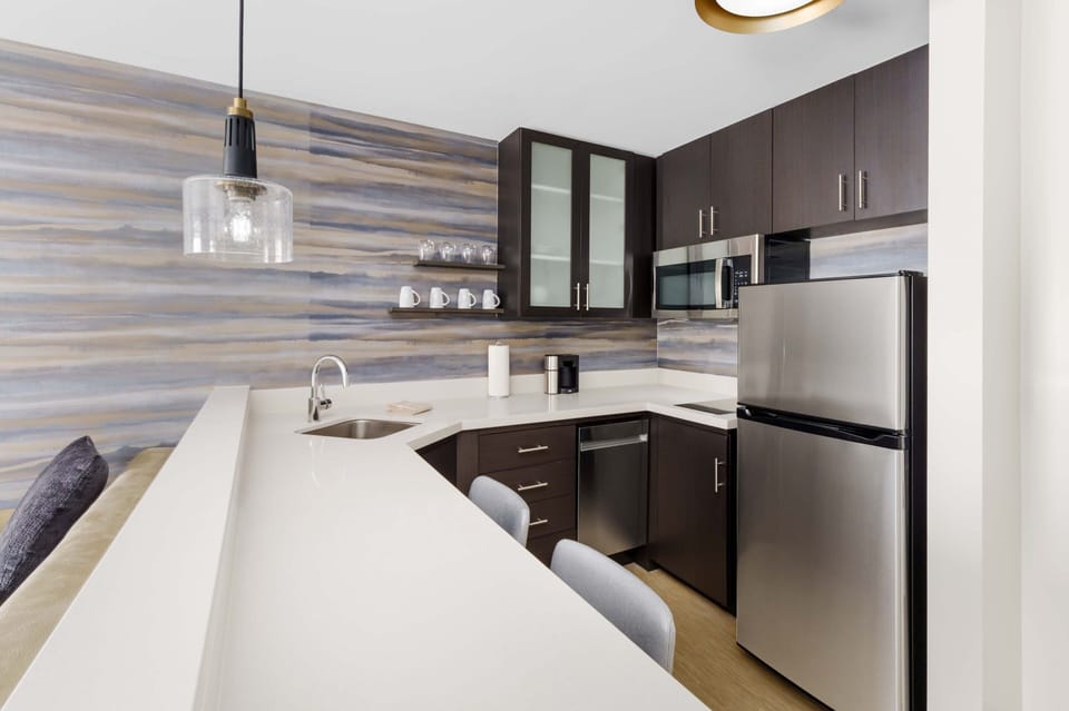 Studio, 1 King Bed with Sofa bed | Private kitchen | Coffee/tea maker