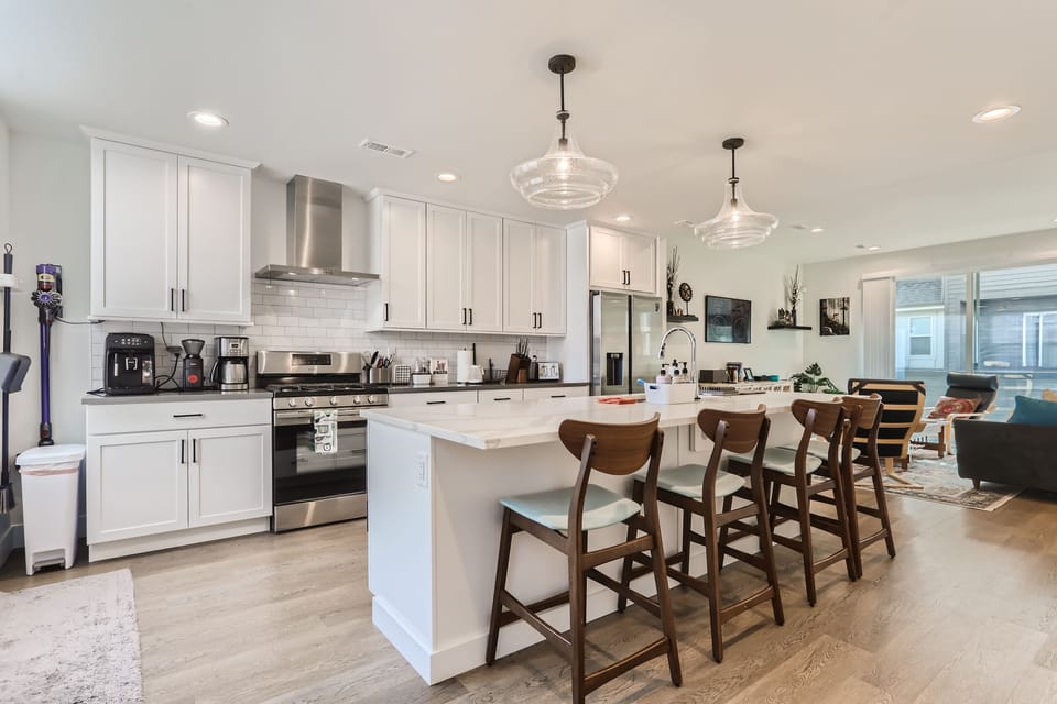 Kitchen - Fully Stocked and Modern Design