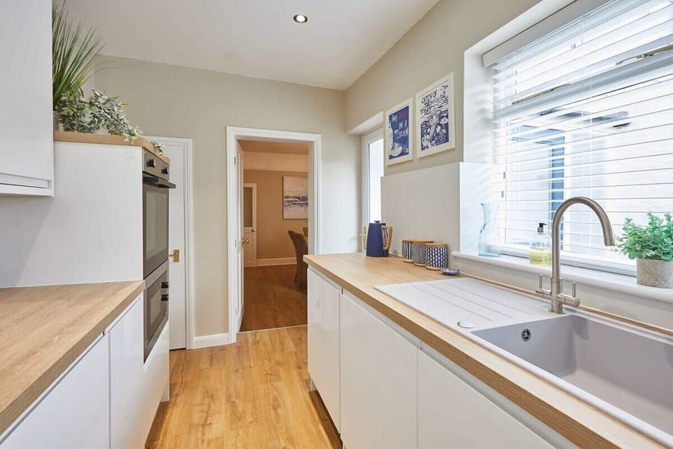 Ebb Tide, Whitby - Host & Stay