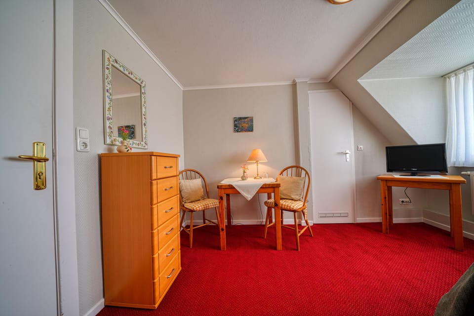 Single Room | Free WiFi, bed sheets