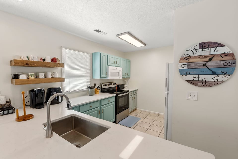 CL12M: Corolla Premier | Top Level Kitchen