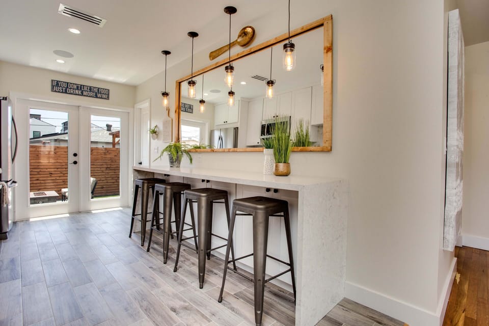 Kitchen Island bar w/ open layout to backyard