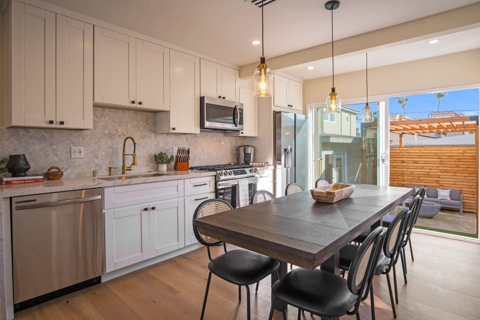 Kitchen and Dinning w/ seating for 8