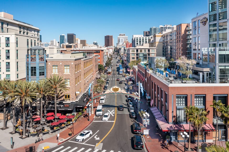 5 min walk to Gaslamp
