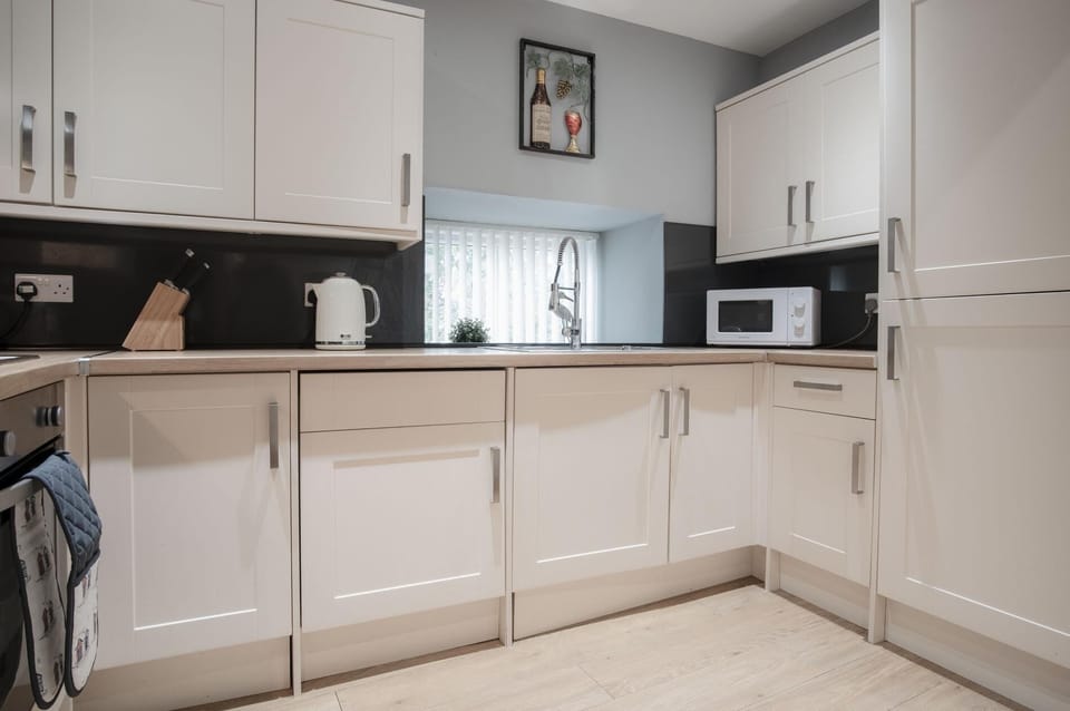 Rose Coach House - 3 Bedroom Cottage - Pendine (13346)