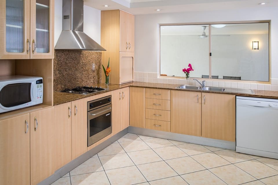 Deluxe Apartment, 2 Bedrooms | Private kitchen | Full-size fridge, microwave, oven, stovetop