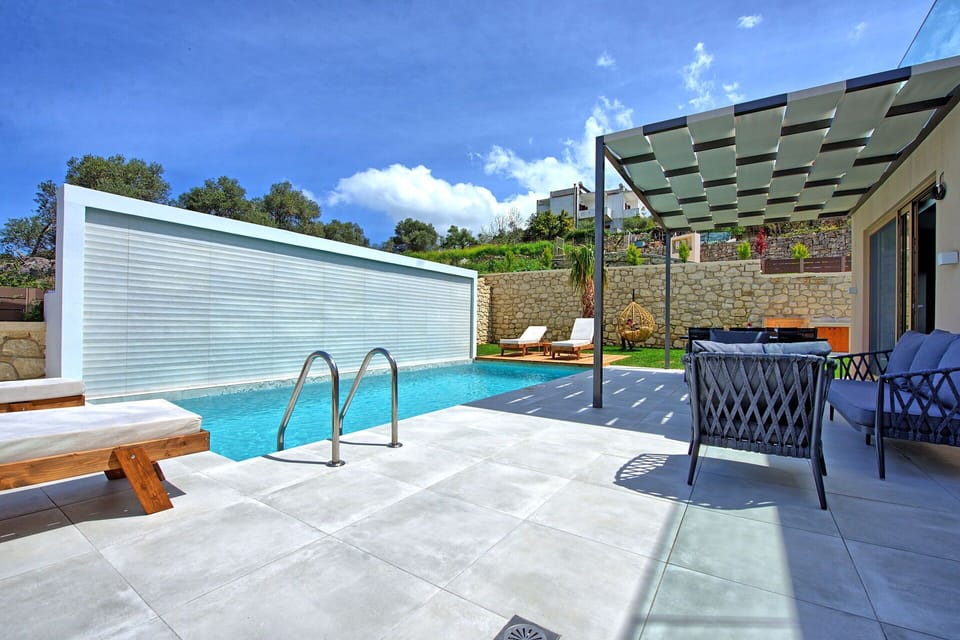 Balcony / Terrace / Patio, Outdoor, Pool