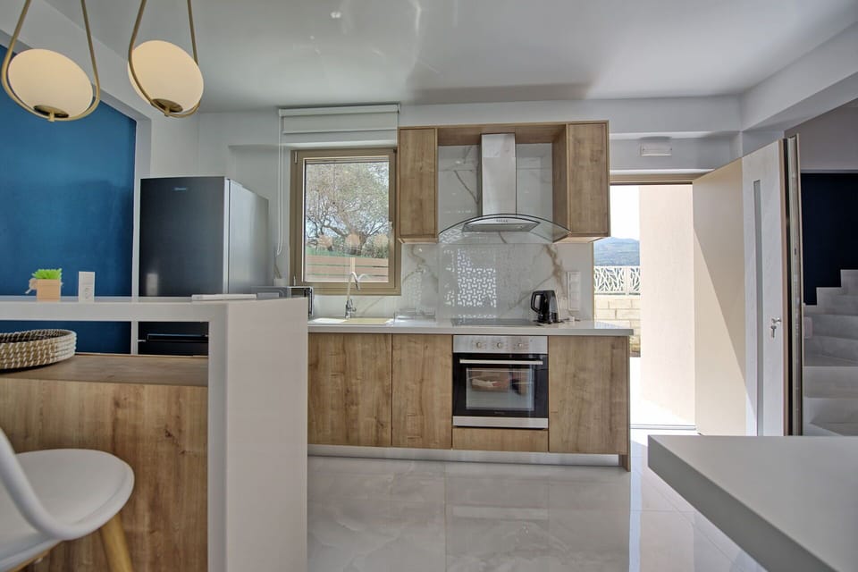Dining Room, Kitchen