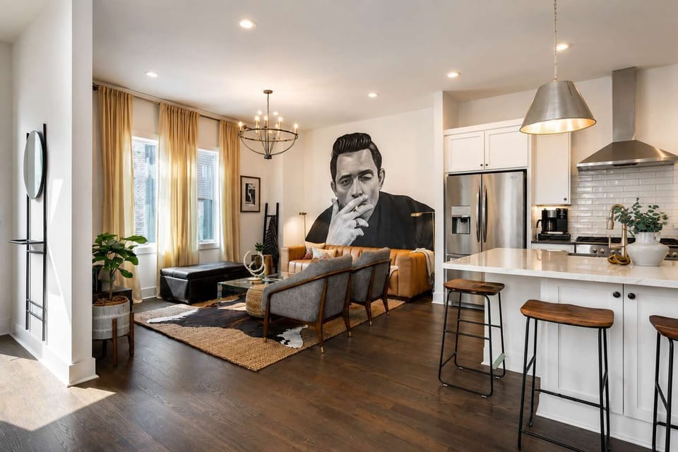 Music legend meets modern comfort with Johnny Cash wall décor.

