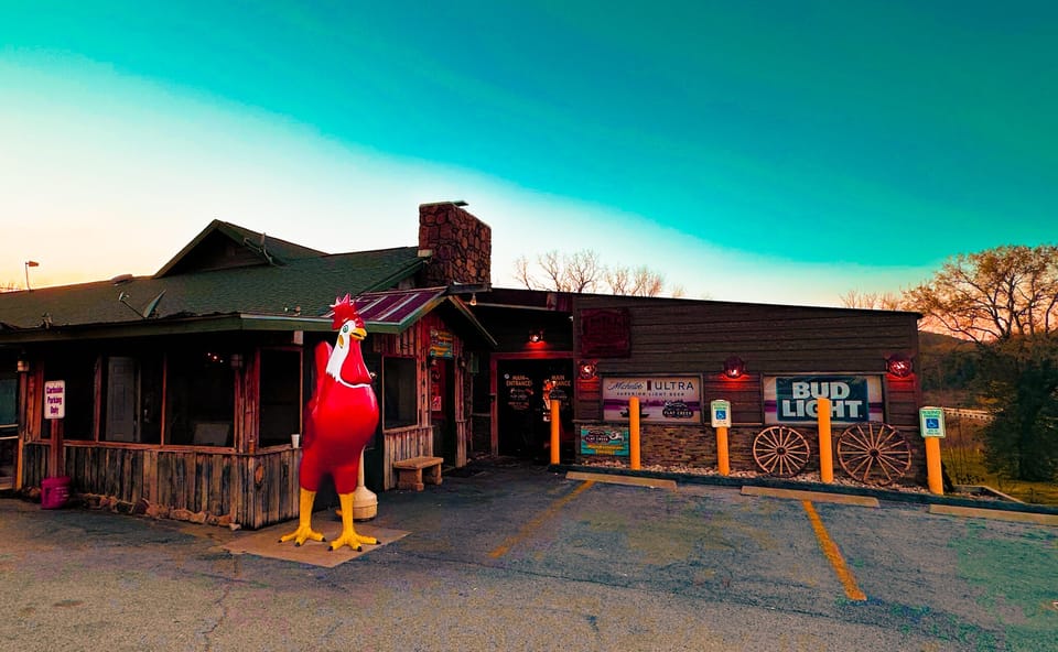 Lunch and dinner served, American cuisine