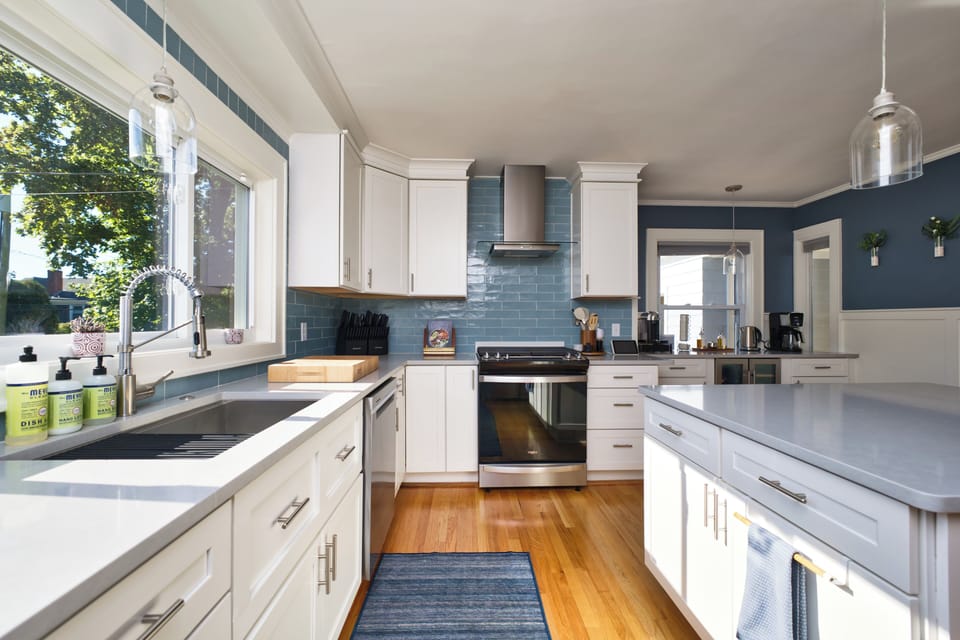 Large Kitchen with island (seating for 4) and beverage center