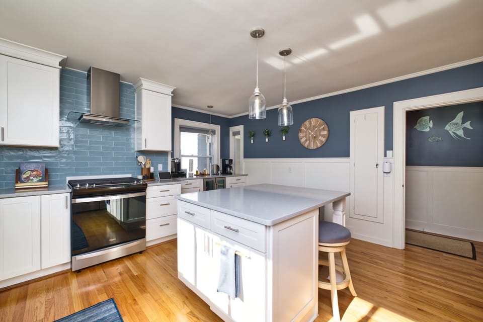 Large Kitchen with island (seating for 4) and beverage center