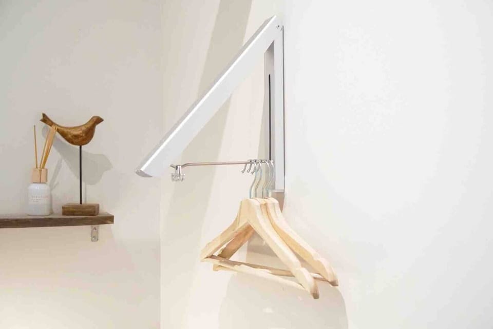 Hanging area for clothes