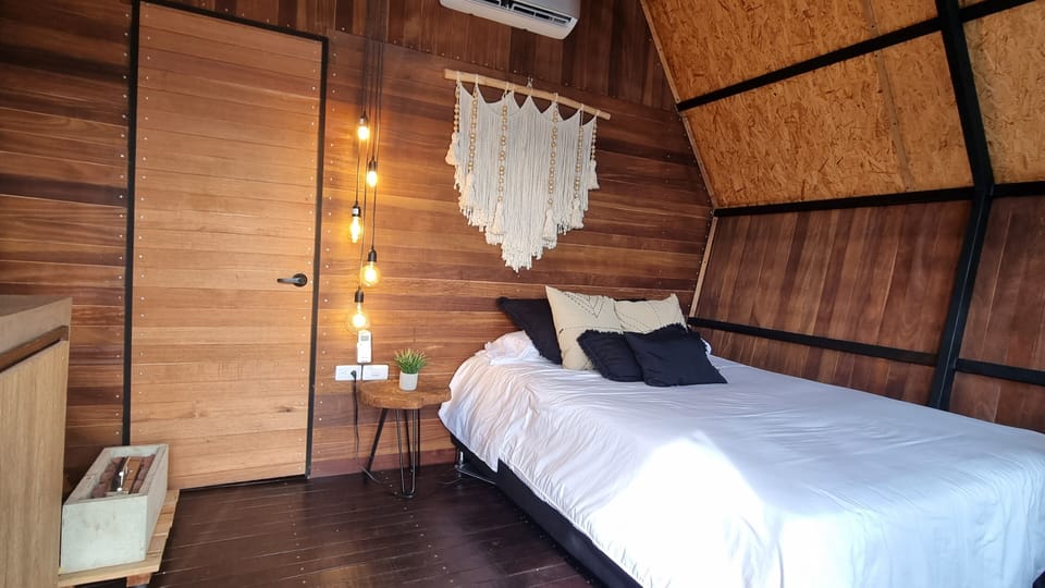 Woodside Ecoliving Guatape Cabin in Antioquia