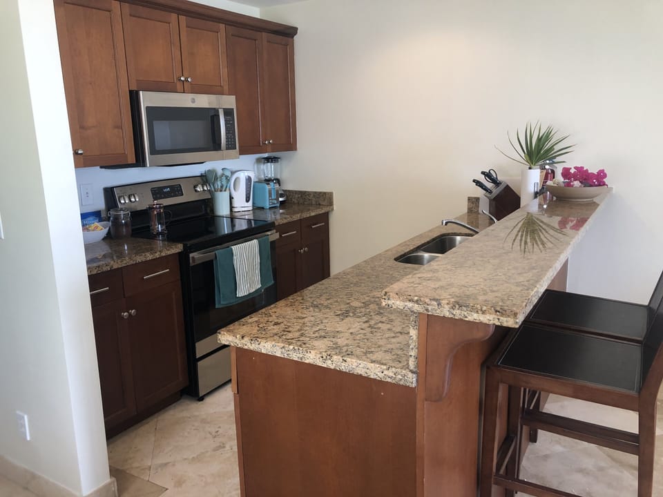Full-sized kitchen. 