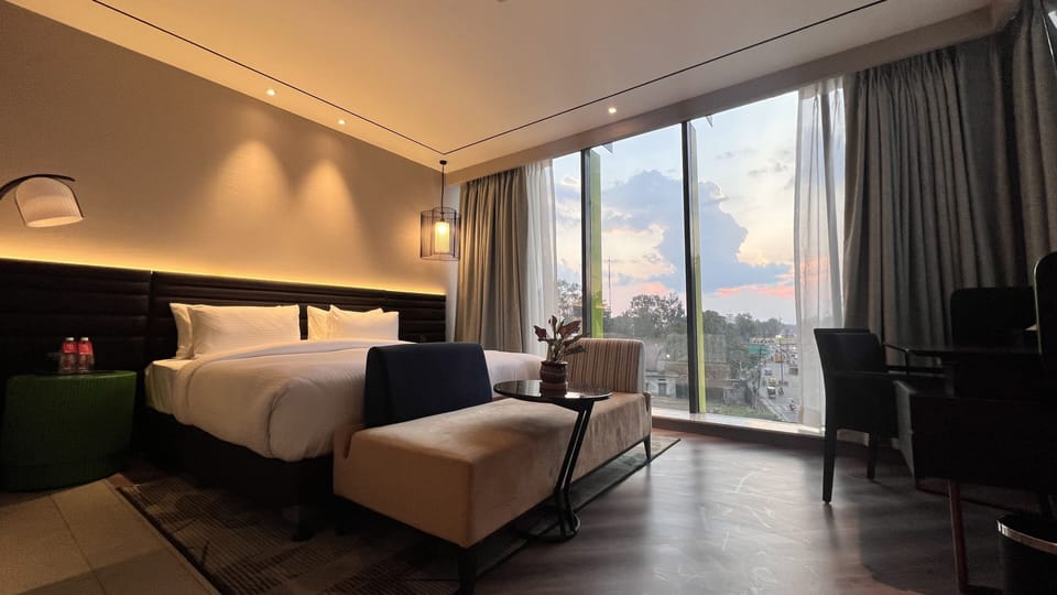 Premium bedding, minibar, in-room safe, desk