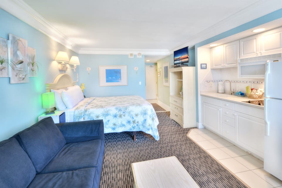 Queen bed with fresh linens