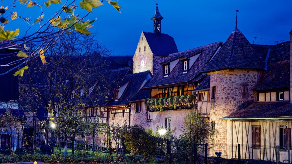 The studio is part of the ramparts of the year 1500.