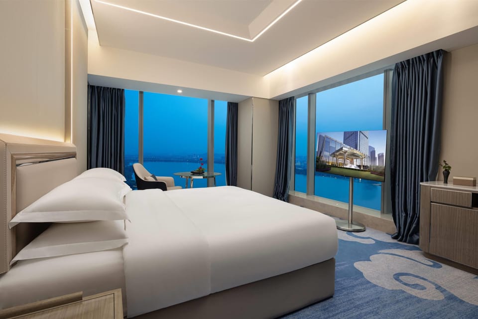 Deluxe Room, Multiple Beds, Lake View | Premium bedding, pillowtop beds, in-room safe, blackout drapes
