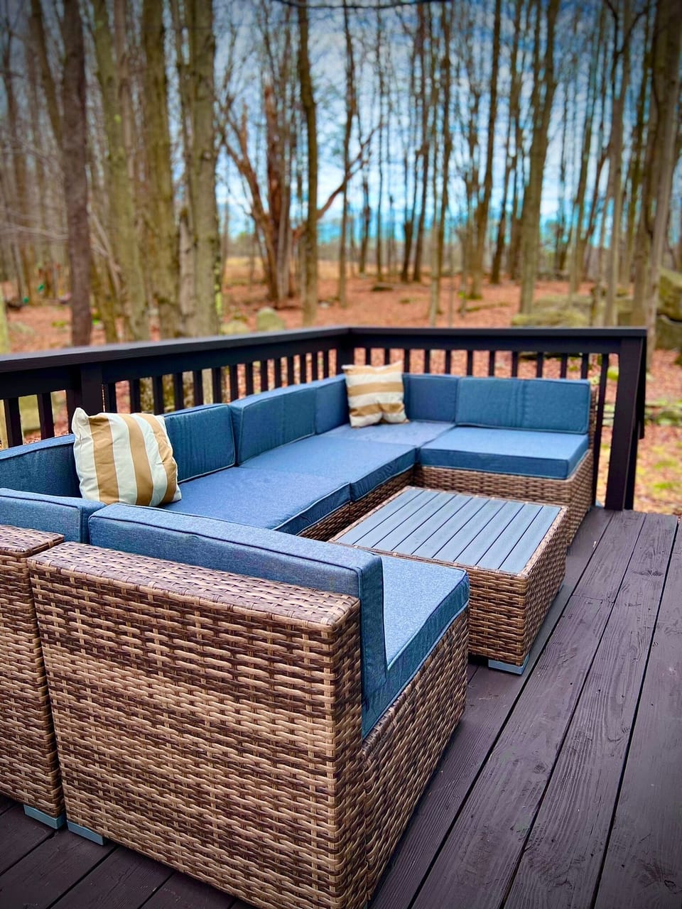Deck
Seating Area 