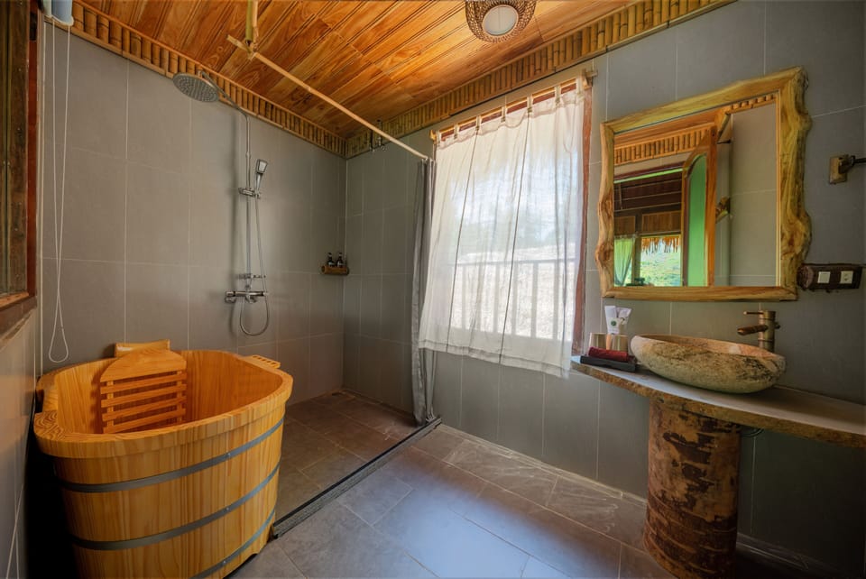 Bathroom shower
