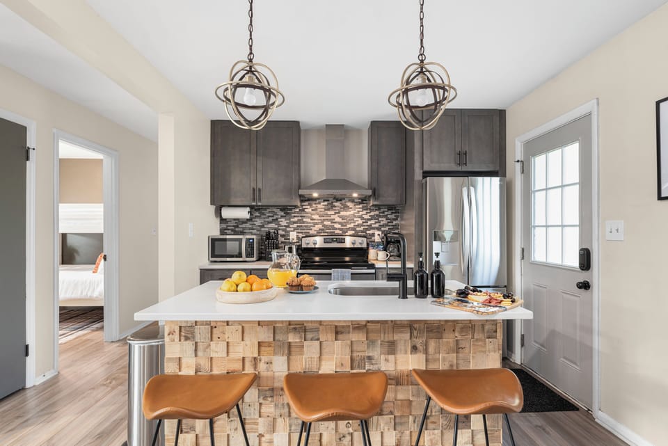 Enjoy cooking your favorite meals in the fully stocked kitchen!