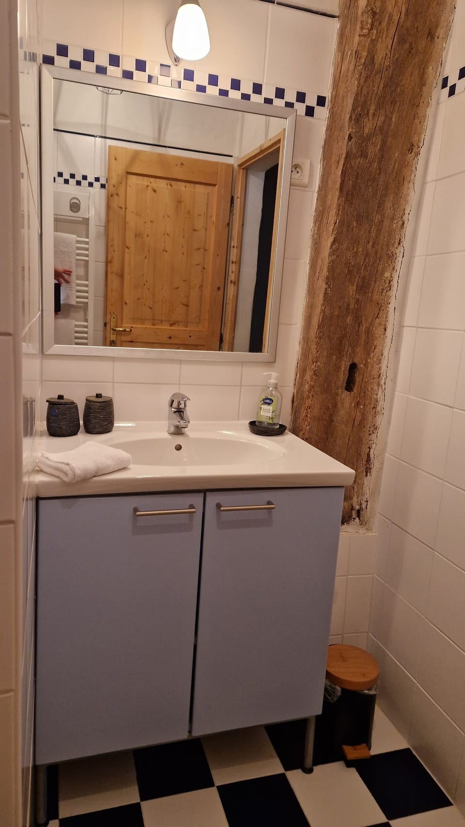 House, Garden View | Bathroom | Shower, free toiletries, hair dryer, bathrobes