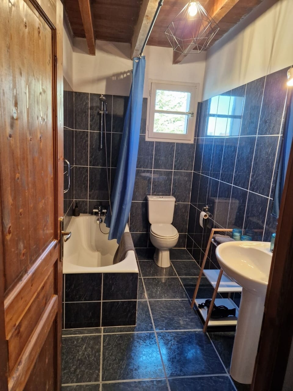 Shower, free toiletries, hair dryer, bathrobes