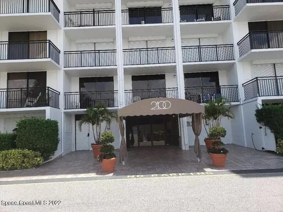 Front entrance & main access to 2100 Towers condo