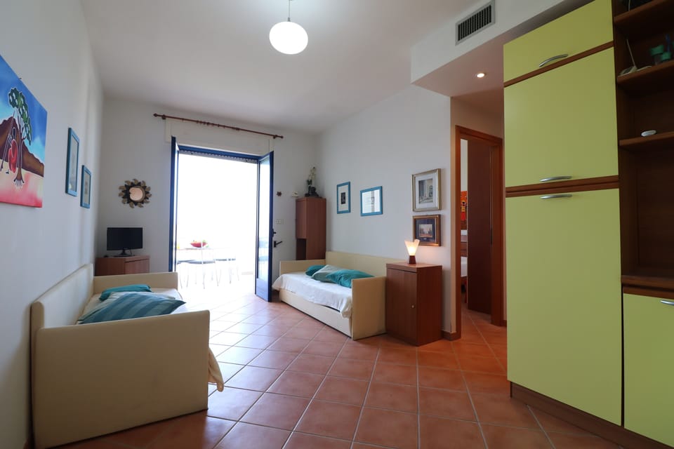 House, 1 Bedroom, Balcony, City View | Interior