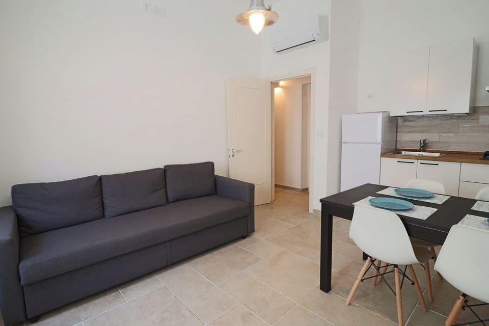 House, 2 Bedrooms, City View | Living area