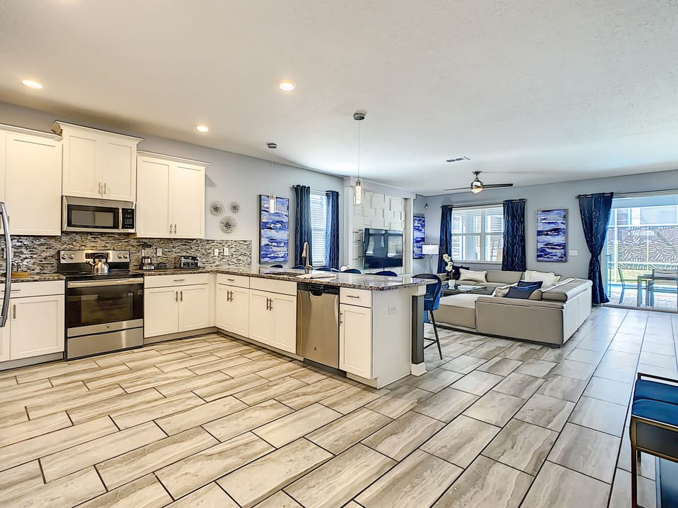 Full Modern Kitchen