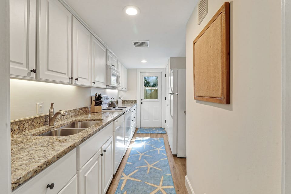 729 Schooner Court | Kitchen - 729 Schooner Court | Kitchen