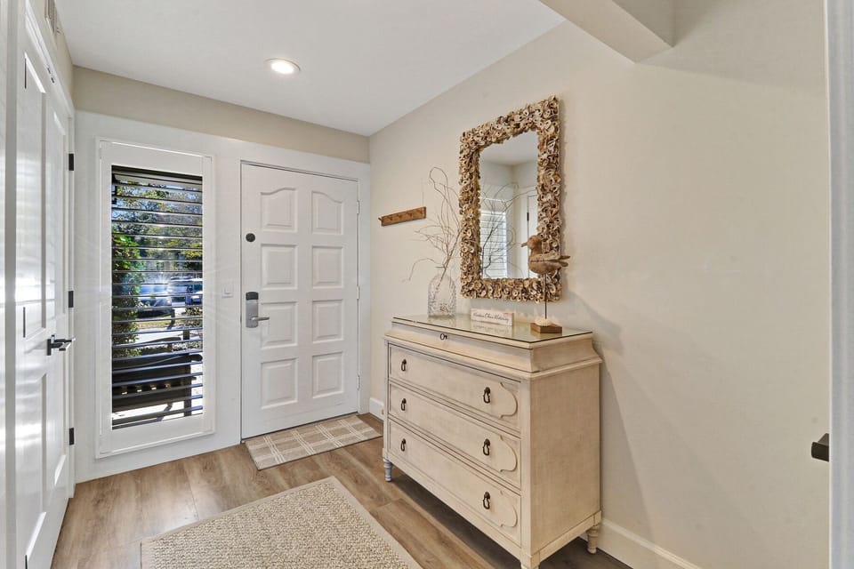 729 Schooner Court | Entry - 729 Schooner Court | Entry