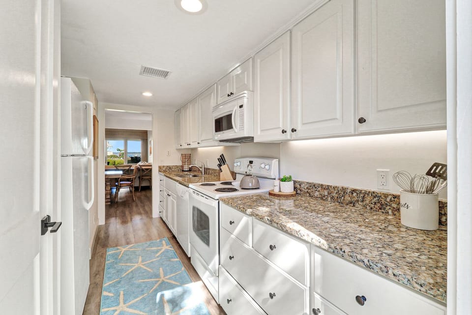 729 Schooner Court | Kitchen - 729 Schooner Court | Kitchen