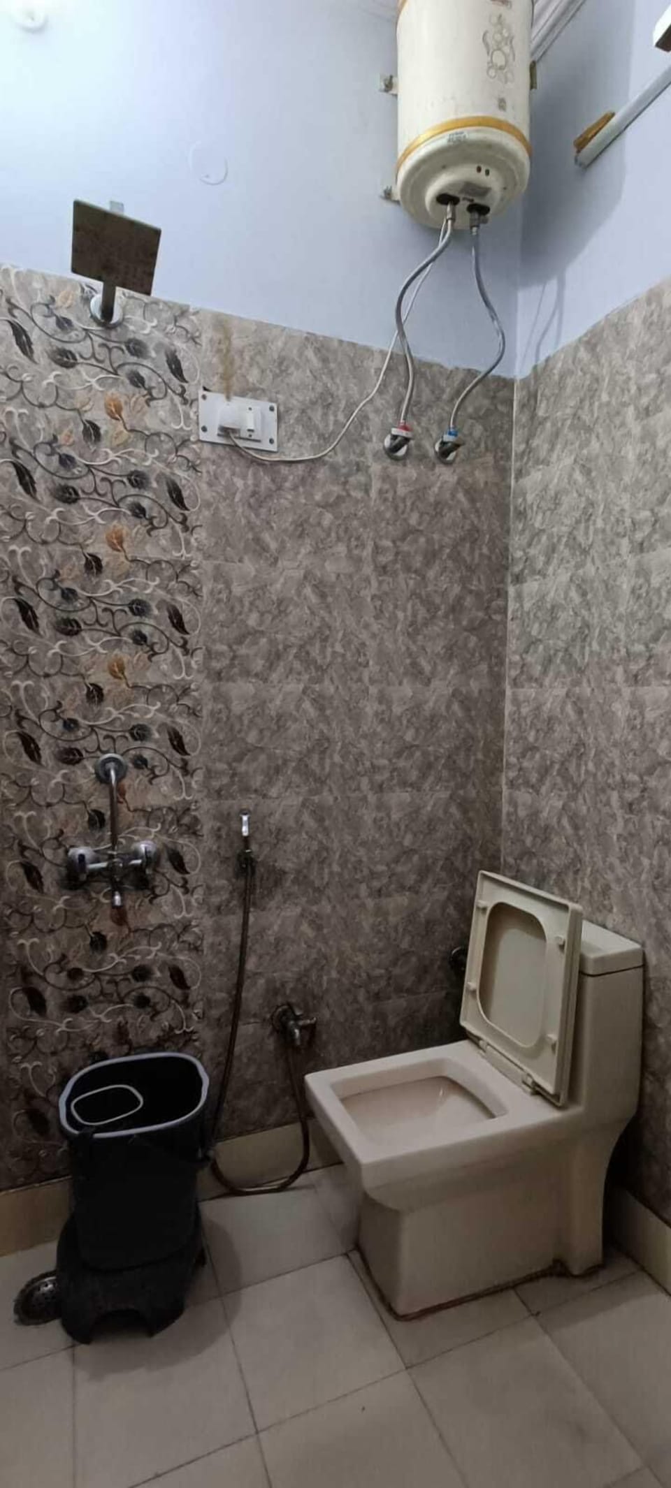 Deluxe Double Room | Bathroom | Free toiletries, bidet