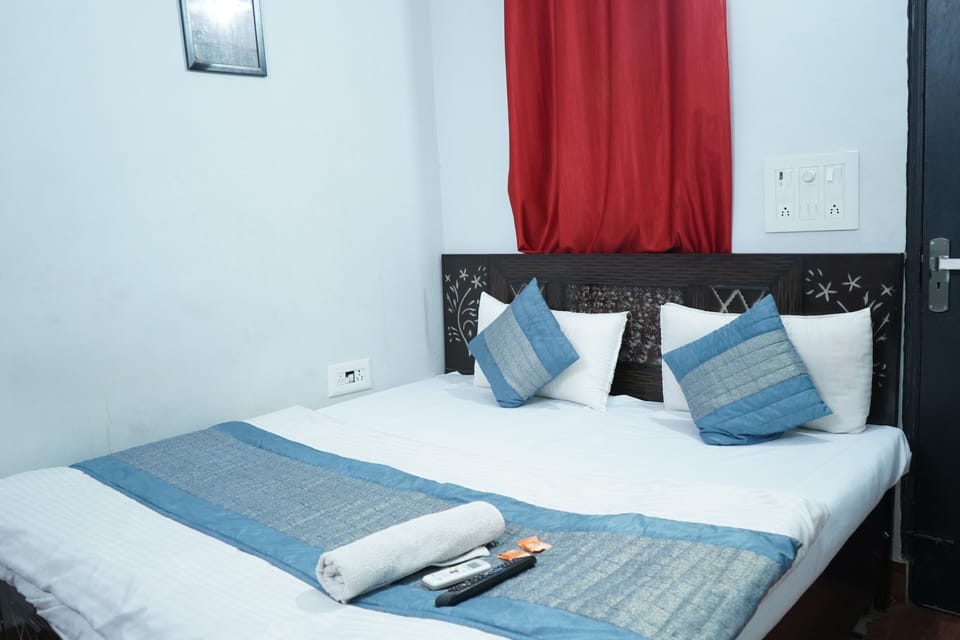 Deluxe Double Room | Soundproofing