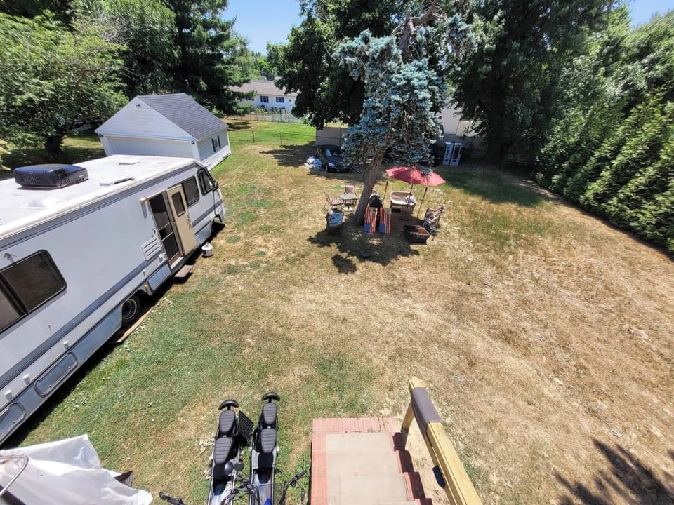 Room, 1 Bedroom | Property grounds