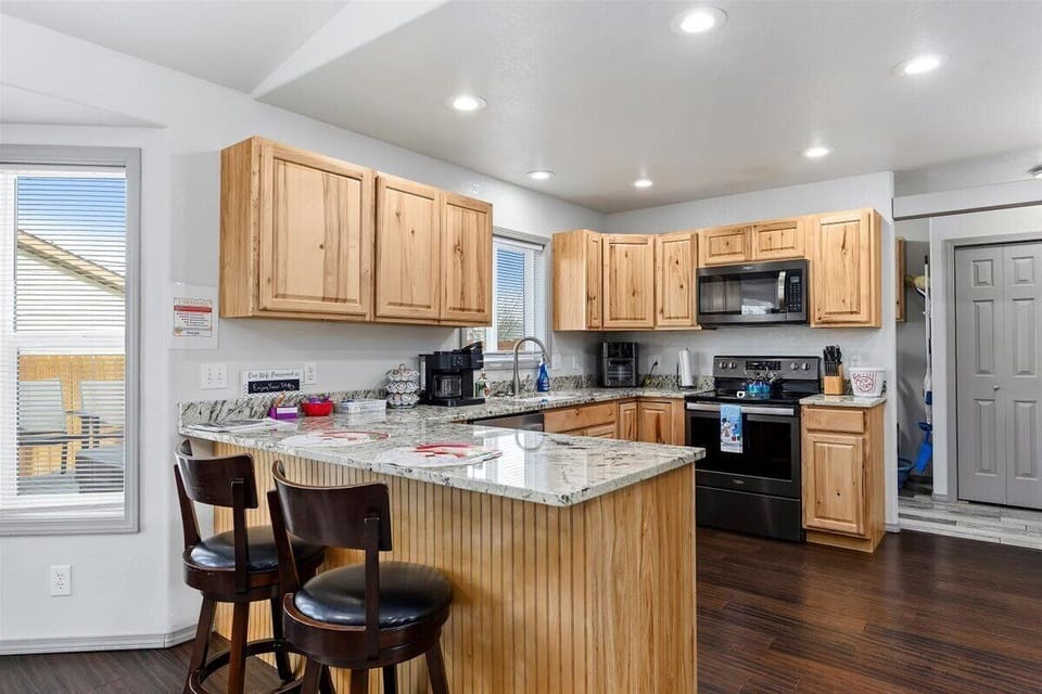 Fully Stocked Kitchen