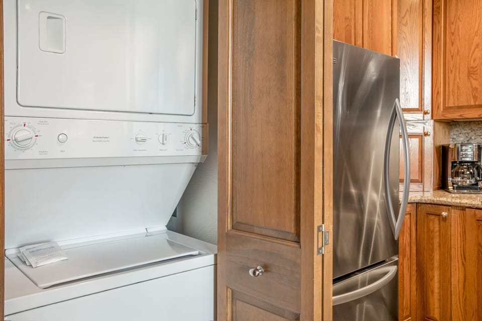 Condo, 3 Bedrooms | Laundry